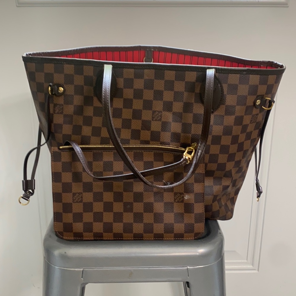 Louis Vuitton never full MM authentic bag!